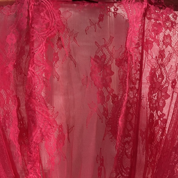 Gorgeous hot pink lace robe! - Picture 4 of 4